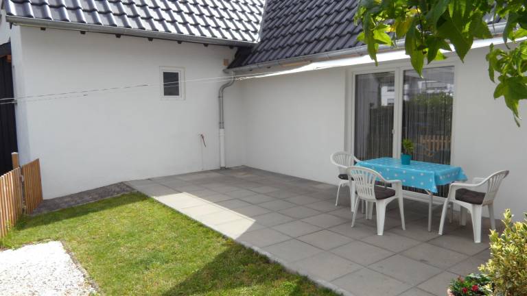 Family-oriented lovely house with terrace & yard | Pets allowed — photo 4
