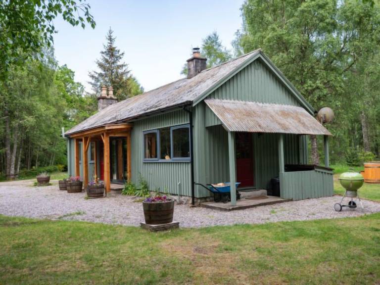 House  Cannich