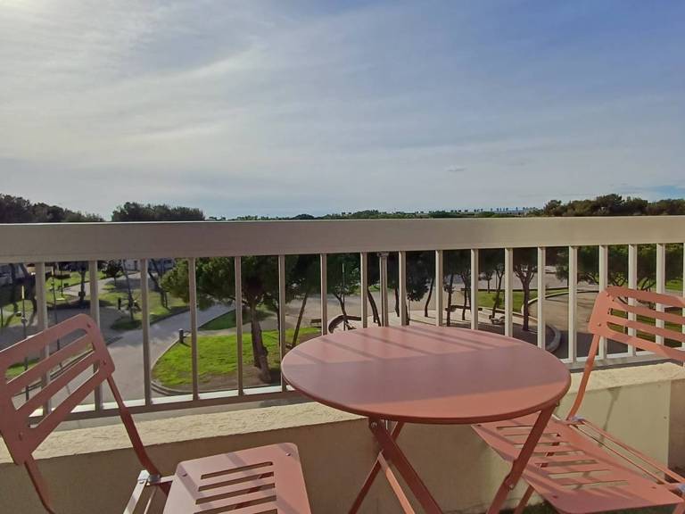 Cozy T1 in Balaruc-les-Bains, pets allowed, near thermal baths in Balaruc-les-Bains