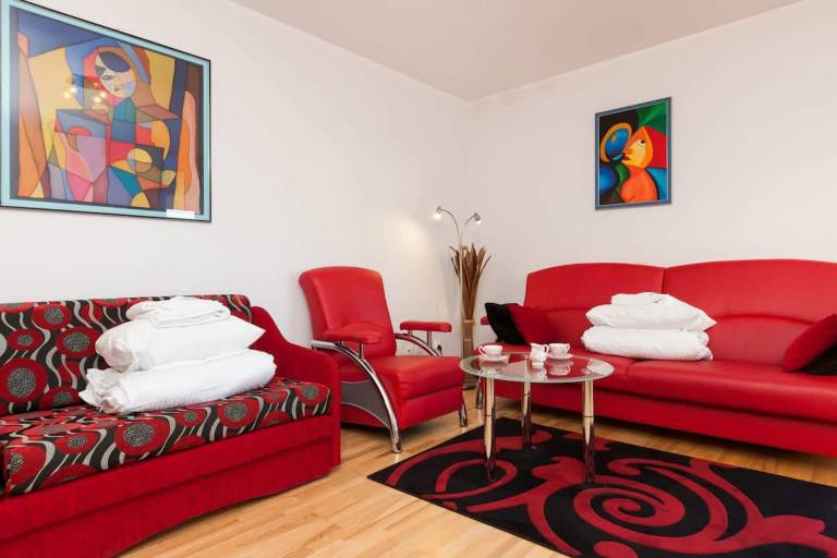 Che mo skiego 3 Red and Wood Studio Balcony — photo 3
