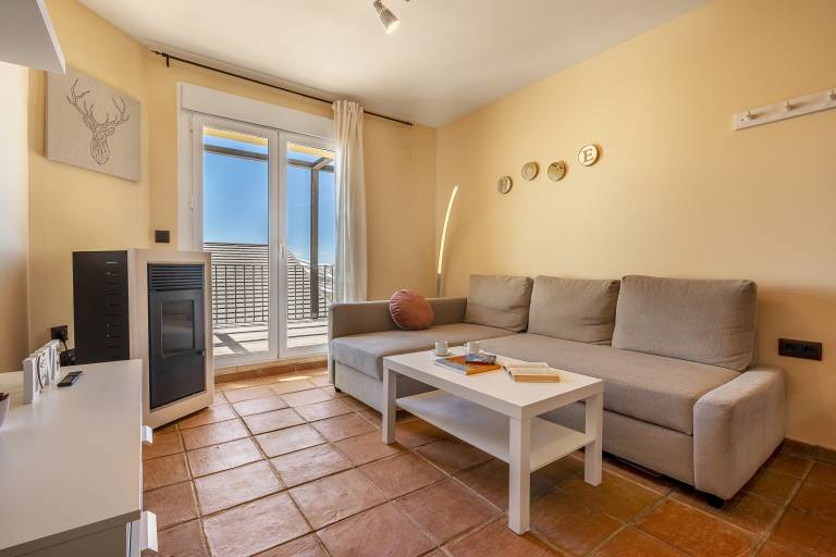 Deluxe Apartment with Mountain Views, Private Terrace & Wi-Fi in Monachil