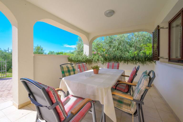 Fully equipped charming apartment with yard, terrace & barbecue | Dogs allowed — photo 3