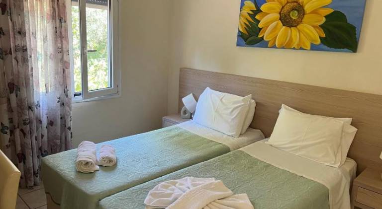 Apartment with yard & terrace | Beach nearby | Pets are welcome — photo 2