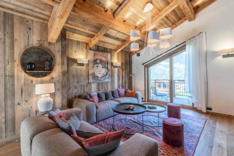 Apartment with patio, pool & sauna | Next to the ski | Dogs allowed in Courchevel