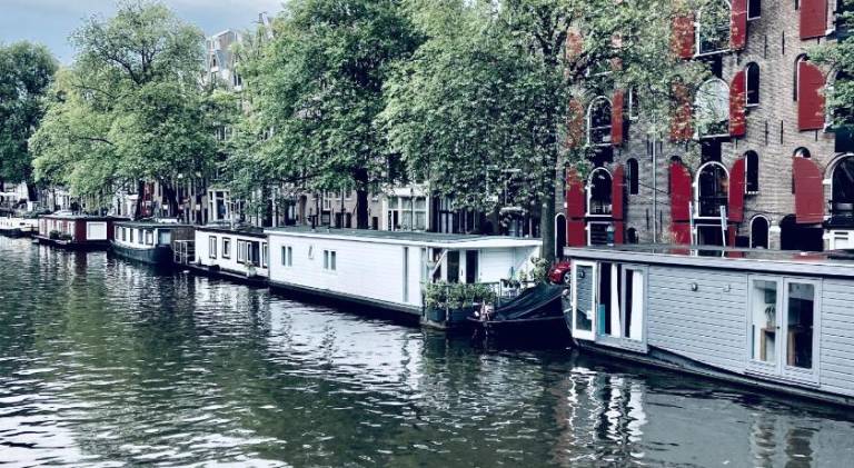 Houseboat Bonnie in Amsterdam