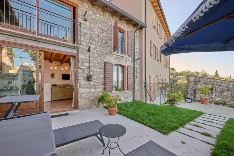 Ferienwohnung mit Hund in Torri del Benaco, für max. 2 Personen Ferienwohnung mit Hund in Torri del Benaco, für max. 2 Personen