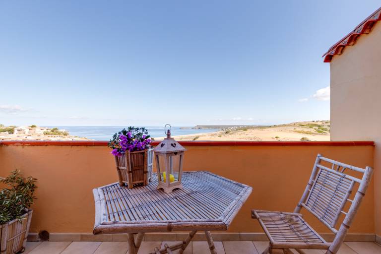 Beautiful vacation home with terrace, BBQ & garden | Beach view | Pets are welcome — photo 2