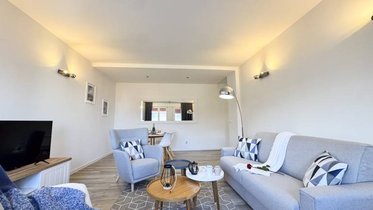Holiday apartment with terrace | City view — photo 3