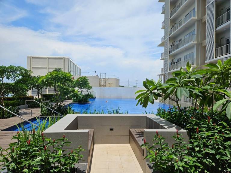 Holiday apartment with patio & pool — photo 5