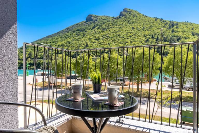 Apartment Lady Laura