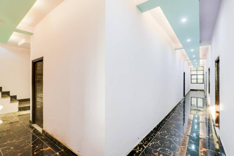 Hotel O Royal King Guest House
