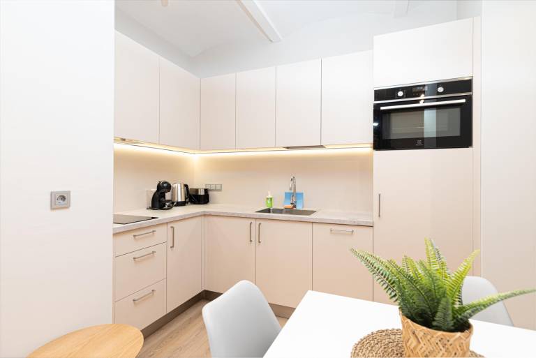 Fully equipped lovely apartment | Next to Nativity Cathedral | Pets allowed — photo 4