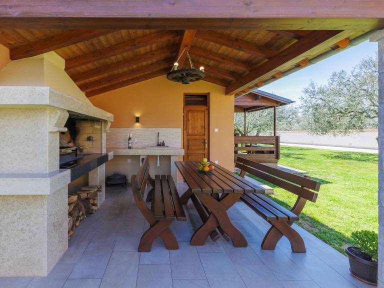 House with barbecue & patio | Pet-friendly — photo 4