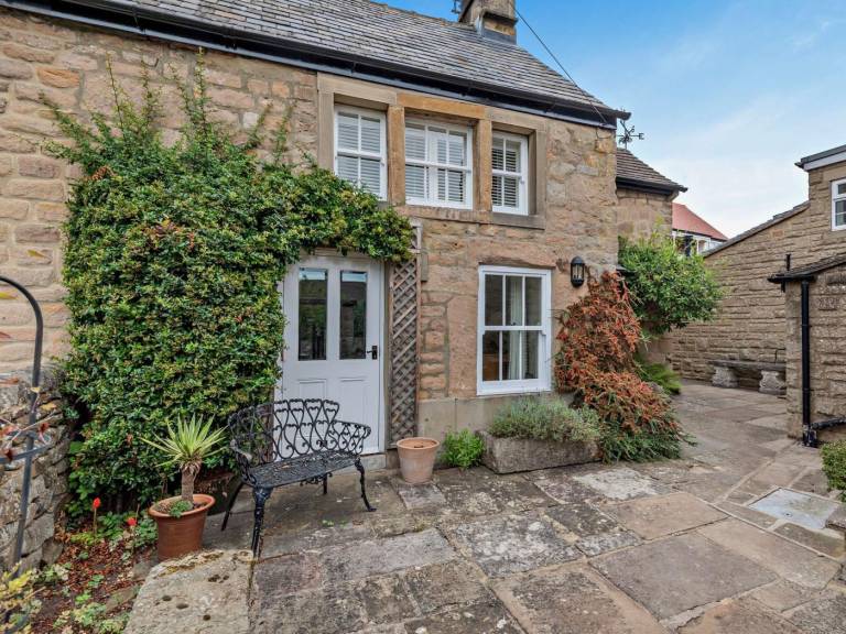 Fully equipped cottage with BBQ & garden | Pets allowed — photo 2