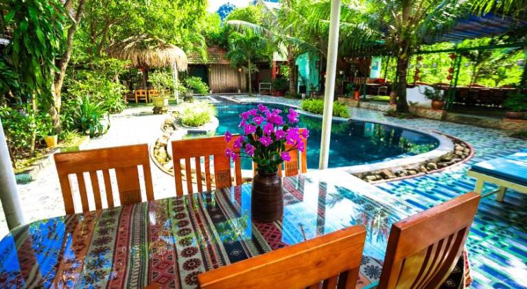 Wonderful serviced apartment with patio, garden & pool | Dogs allowed — photo 3