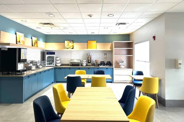 Comfort Inn & Suites Calhoun South — photo 2