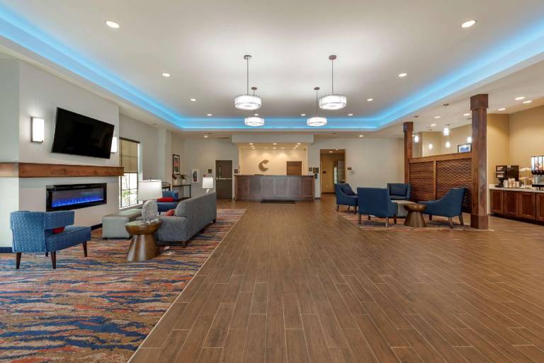 Comfort Suites Dry Ridge — photo 2