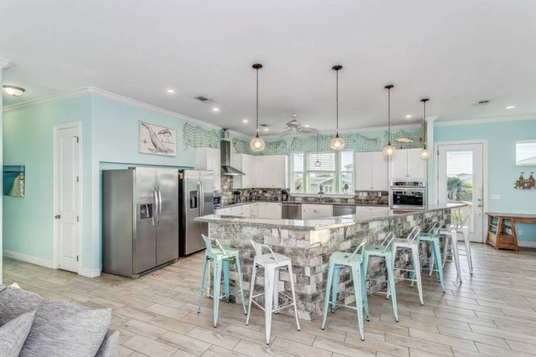Baywatch Beach House Private Pool Sound Views Beach Service Included Dog Friendly — photo 4