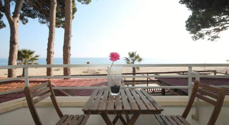Apartment with patio in Cambrils