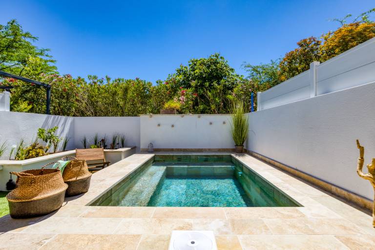 Villa Cocoon Montpellier and Beach with Private Pool, Wi-Fi and Air Conditioning in Mauguio