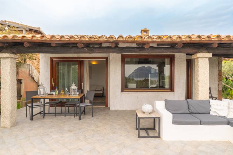 Child-friendly villa with patio, yard & private pool | Pet-friendly — photo 2