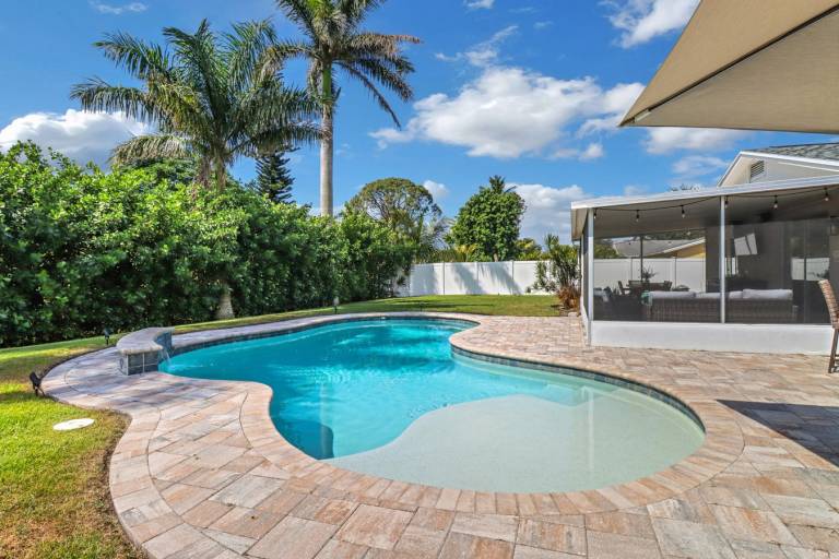 Pool Home Near Downtown, 5th Ave, Beaches and Pier — photo 2