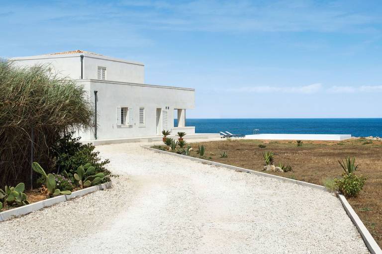 Villa with grill, yard & private pool — photo 2