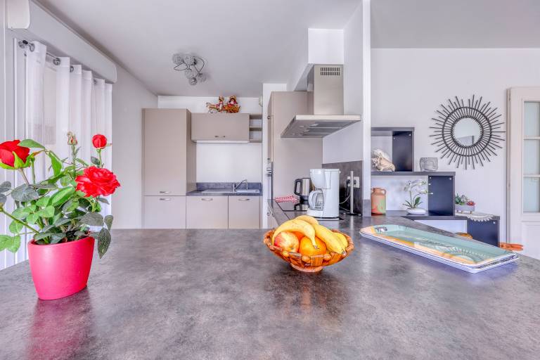 Family-oriented lovely apartment with terrace | Pet-friendly — photo 3