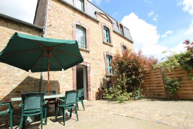 Gite with terrace, barbeque & garden — photo 2