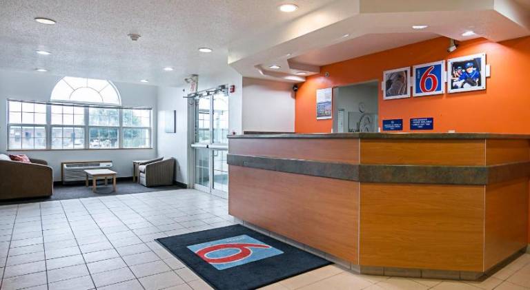 Motel 6 Sycamore, IL — photo 3