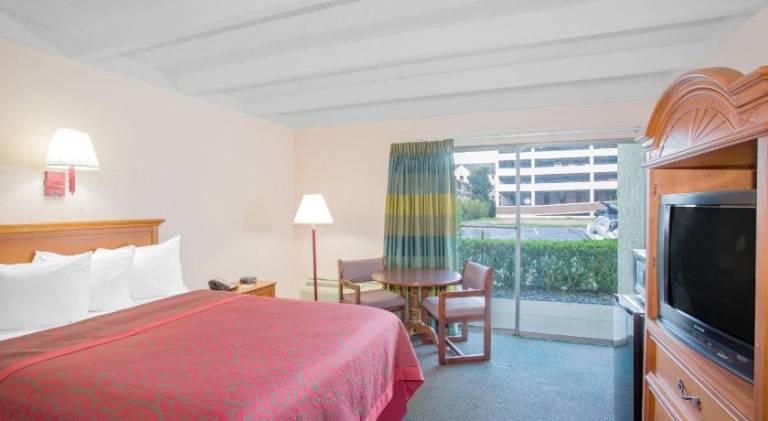 Days Inn by Wyndham Tallahassee University Center — photo 2