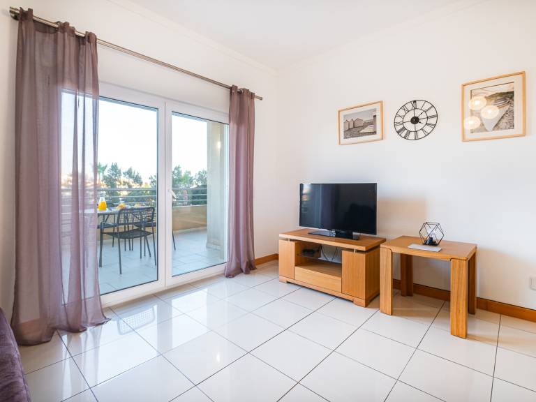 Quiet apartment near beach with pets allowed — photo 3
