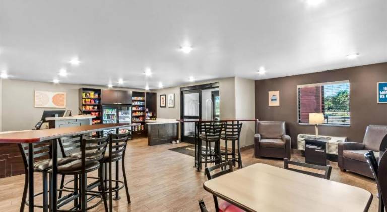 Sonesta Simply Suites Avondale — photo 4
