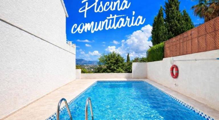 Vacation home with yard, pool & patio — photo 5