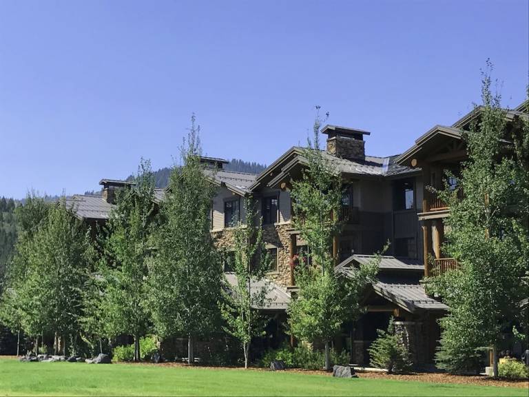 Condo Victor