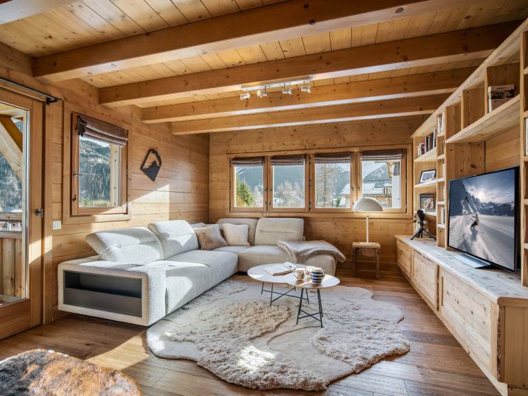 Chalet with jacuzzi — photo 2