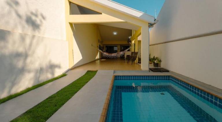 House with pool — photo 3