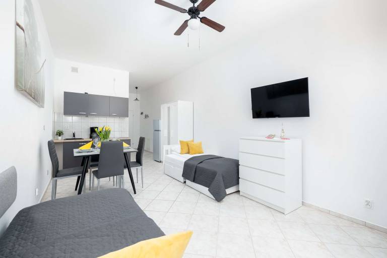 Child-friendly nice studio with fast internet & garden | Close to the beach | Dogs allowed in Kolobrzeg