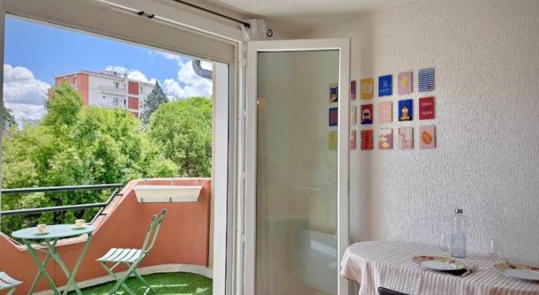 Apartment with terrace — photo 4