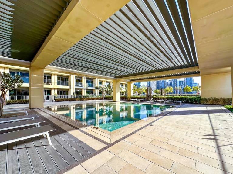 Vacation home with pool, terrace & yard | Close to Burj Khalifa — photo 4