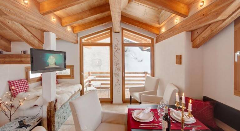 Chalet with jacuzzi — photo 2