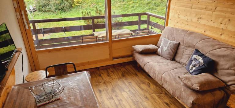 1st floor, view valley, balcony, tv, 23m², Montalbert — photo 4