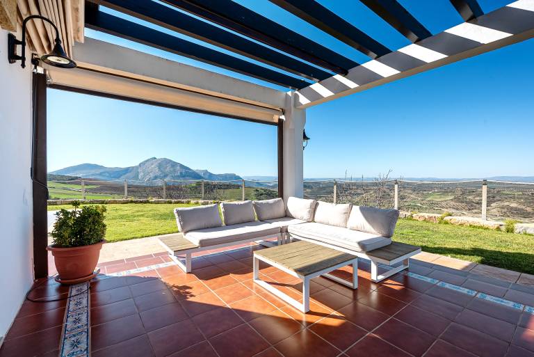 Child-friendly house with yard, terrace & private pool | Mountain view | Suitable for remote work | Pets are welcome — photo 4