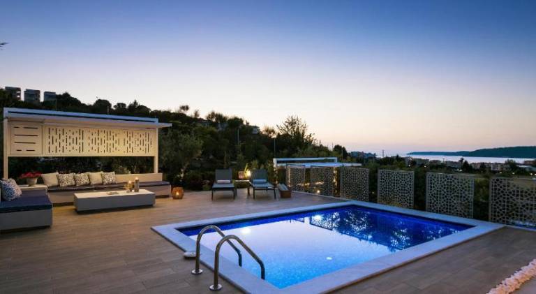 Villa with pool, yard & terrace | Next to the beach | Dogs allowed — photo 2