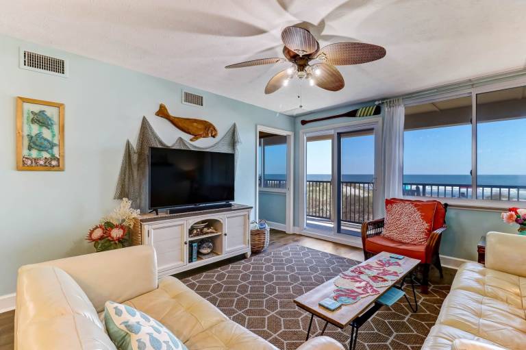 Beach Style Condo includes Smart Speaker and Beach Access in Fernandina Beach, FL
