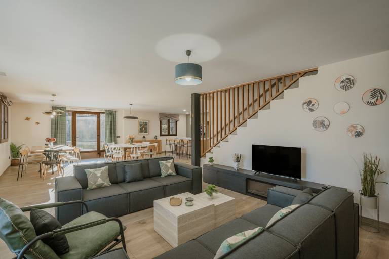 Fully equipped spacious villa with private pool, barbecue & yard | Lake view | Pets allowed — photo 5