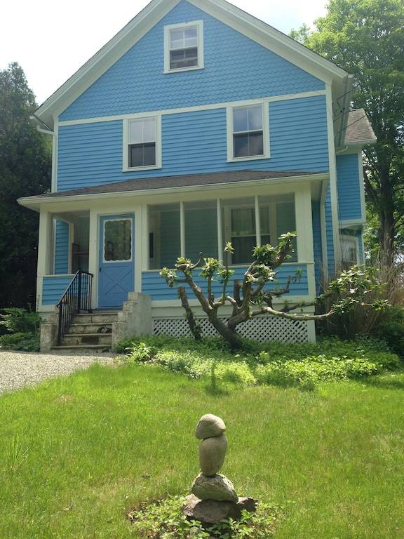 House  Pawcatuck
