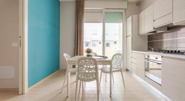 Lovely serviced apartment with terrace & pool | Beach nearby | Pets are welcome — photo 4