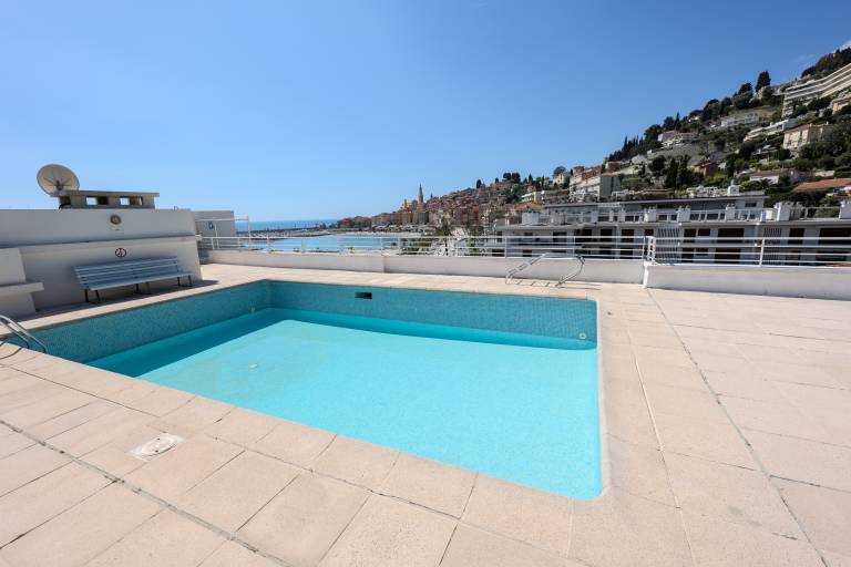 Holiday apartment with terrace & pool — photo 2