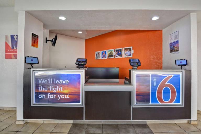 Motel 6 Destin, FL — photo 3
